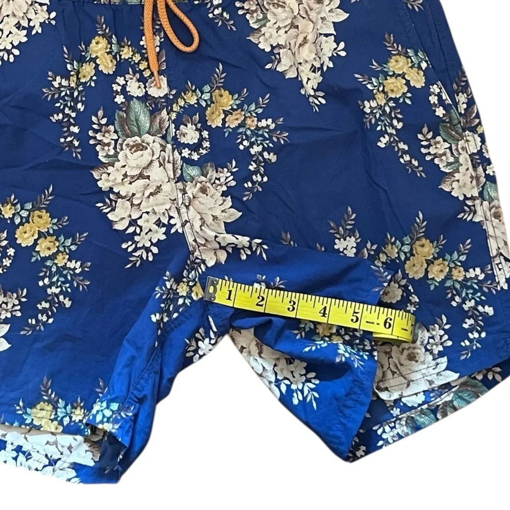 J Crew Men's Blue Floral Dock Shorts, Size Large